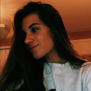 Meet your Posher, Evangelia